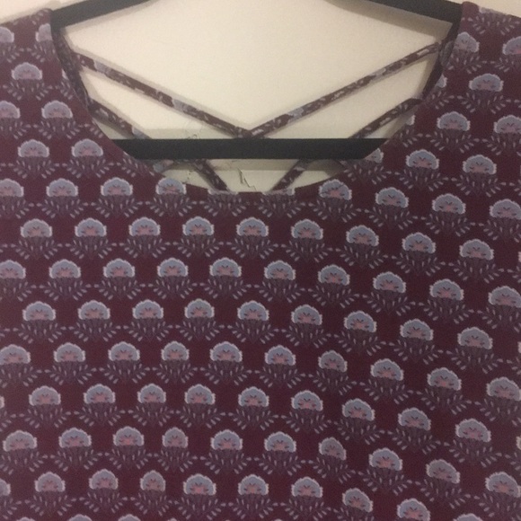 Soft Aeropostale T-shirt Maroon/Flower Design (L) - Picture 2 of 7